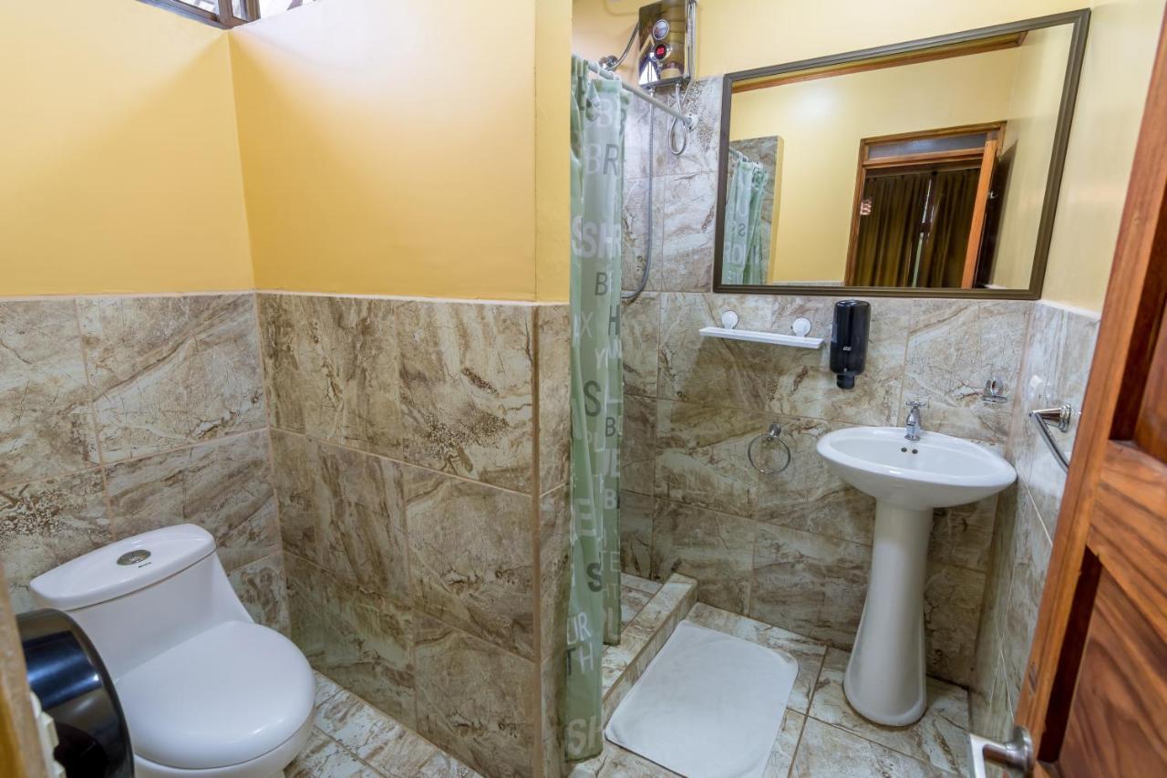 Sea Tower Hotel Puerto Viejo de Talamanca Bagian luar foto
